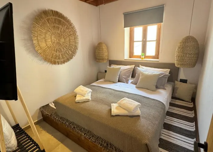 Tapanis Luxury House